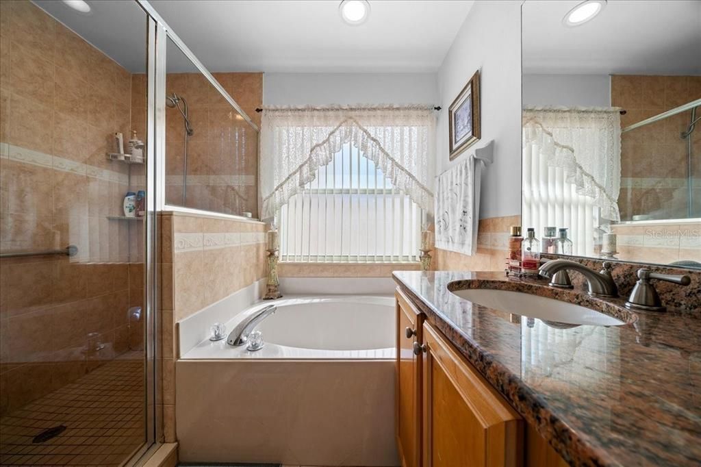 For Sale: $469,000 (5 beds, 2 baths, 2522 Square Feet)