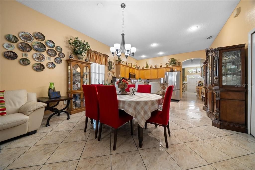 For Sale: $469,000 (5 beds, 2 baths, 2522 Square Feet)