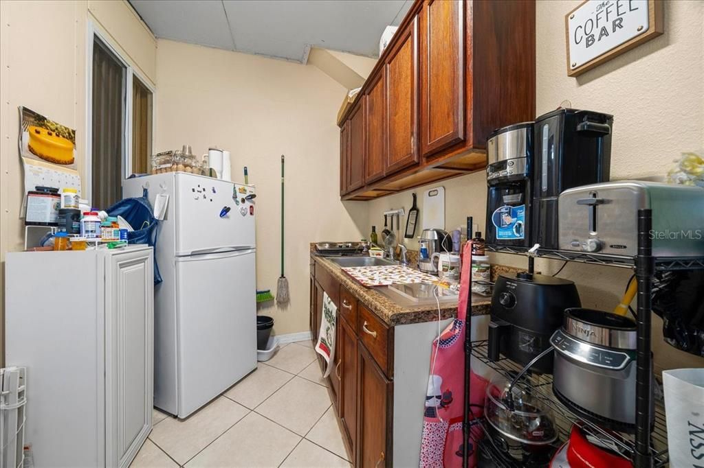 For Sale: $469,000 (5 beds, 2 baths, 2522 Square Feet)