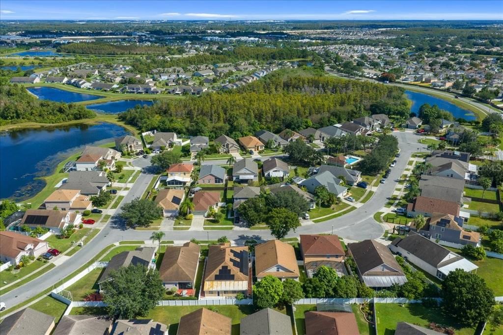 For Sale: $469,000 (5 beds, 2 baths, 2522 Square Feet)