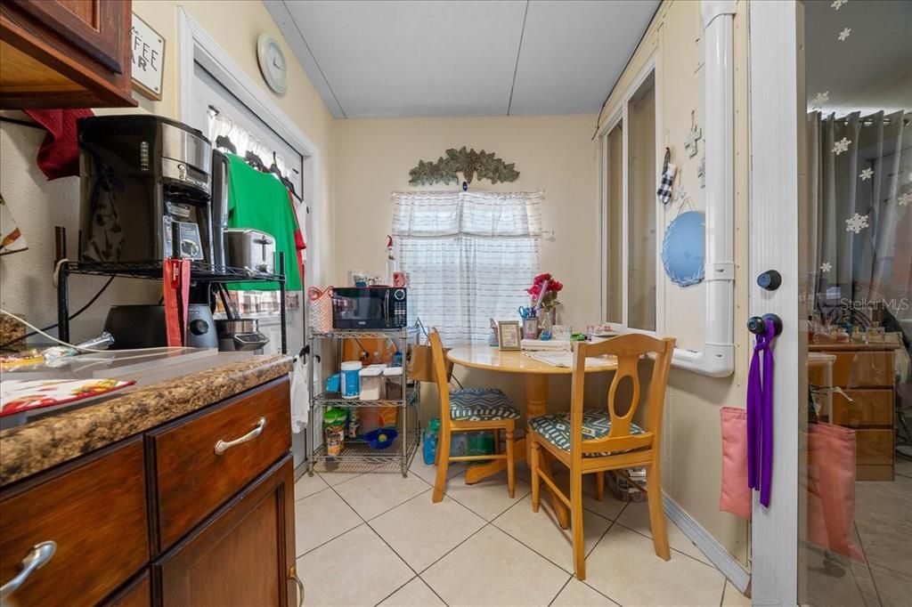 For Sale: $469,000 (5 beds, 2 baths, 2522 Square Feet)