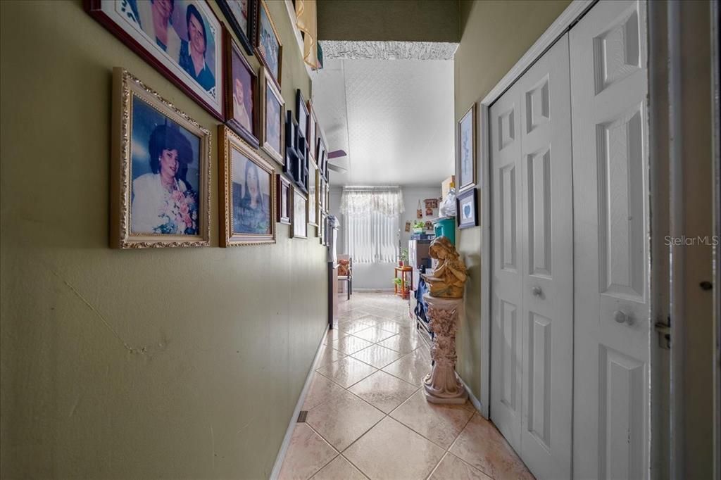 For Sale: $469,000 (5 beds, 2 baths, 2522 Square Feet)