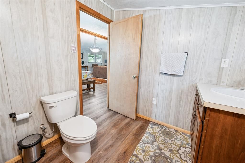 待售: $395,000 (2 贝兹, 2 浴室, 1376 平方英尺)