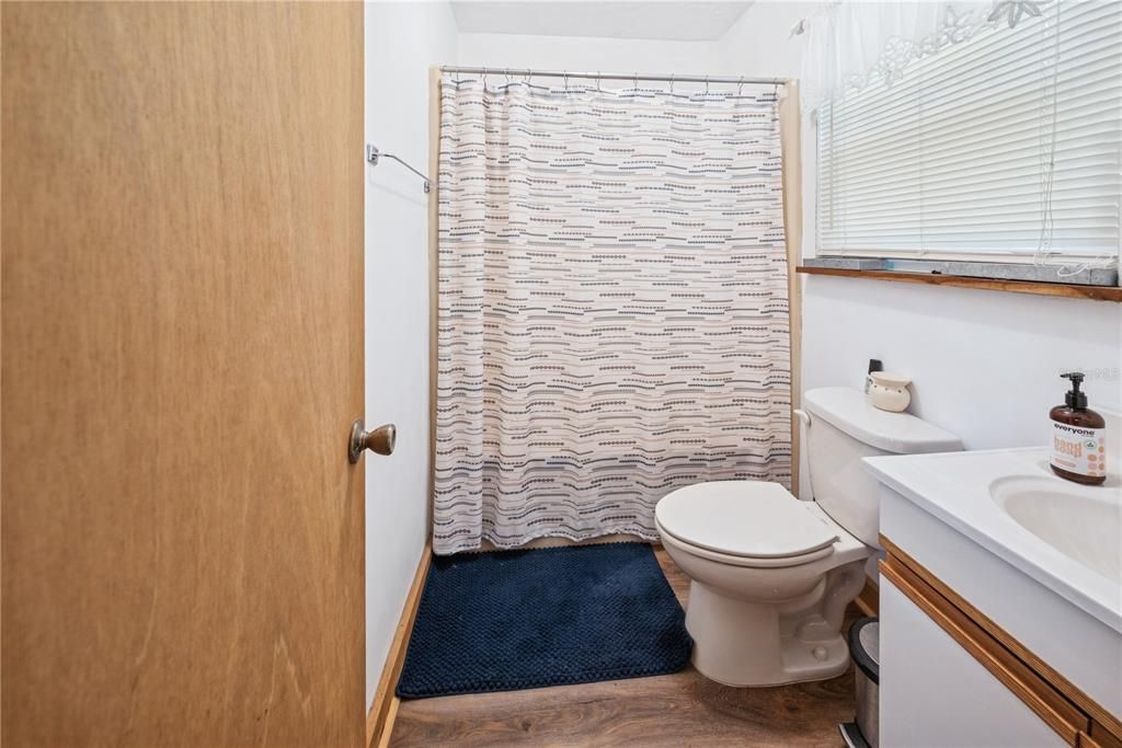 待售: $395,000 (2 贝兹, 2 浴室, 1376 平方英尺)