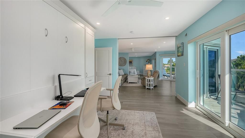 For Sale: $1,095,000 (2 beds, 2 baths, 1290 Square Feet)