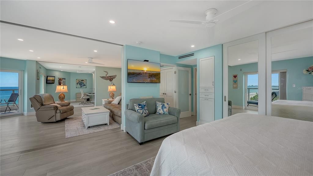 For Sale: $1,095,000 (2 beds, 2 baths, 1290 Square Feet)