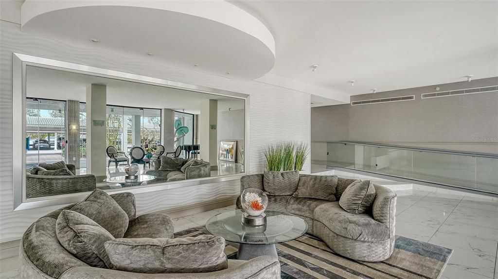 For Sale: $1,095,000 (2 beds, 2 baths, 1290 Square Feet)