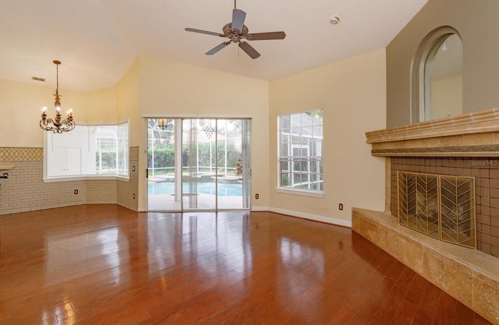 For Rent: $3,900 (4 beds, 4 baths, 2857 Square Feet)