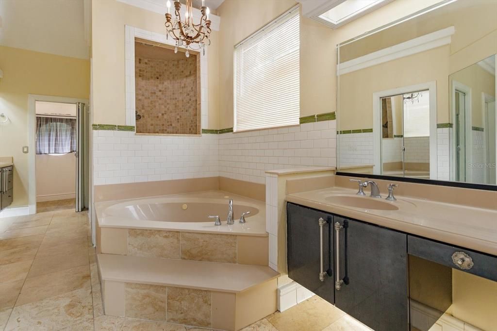 For Rent: $3,900 (4 beds, 4 baths, 2857 Square Feet)