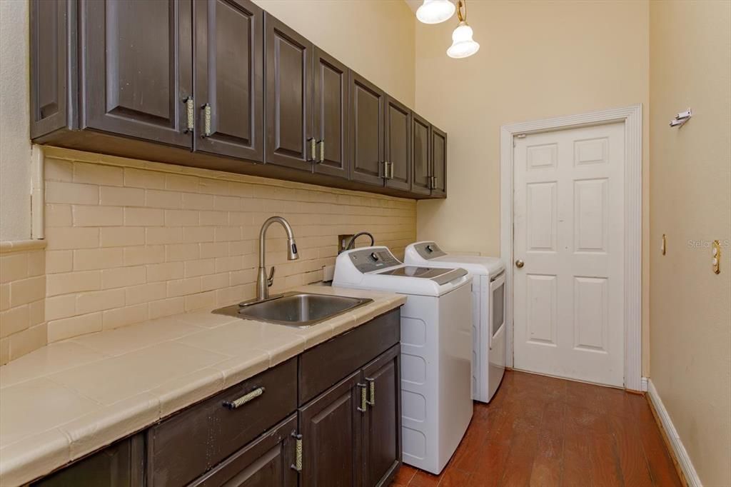 For Rent: $3,900 (4 beds, 4 baths, 2857 Square Feet)