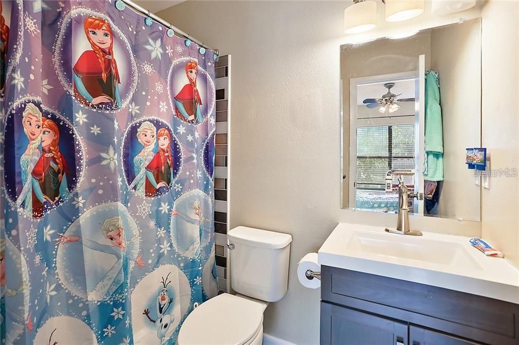 For Sale: $239,000 (2 beds, 2 baths, 1156 Square Feet)