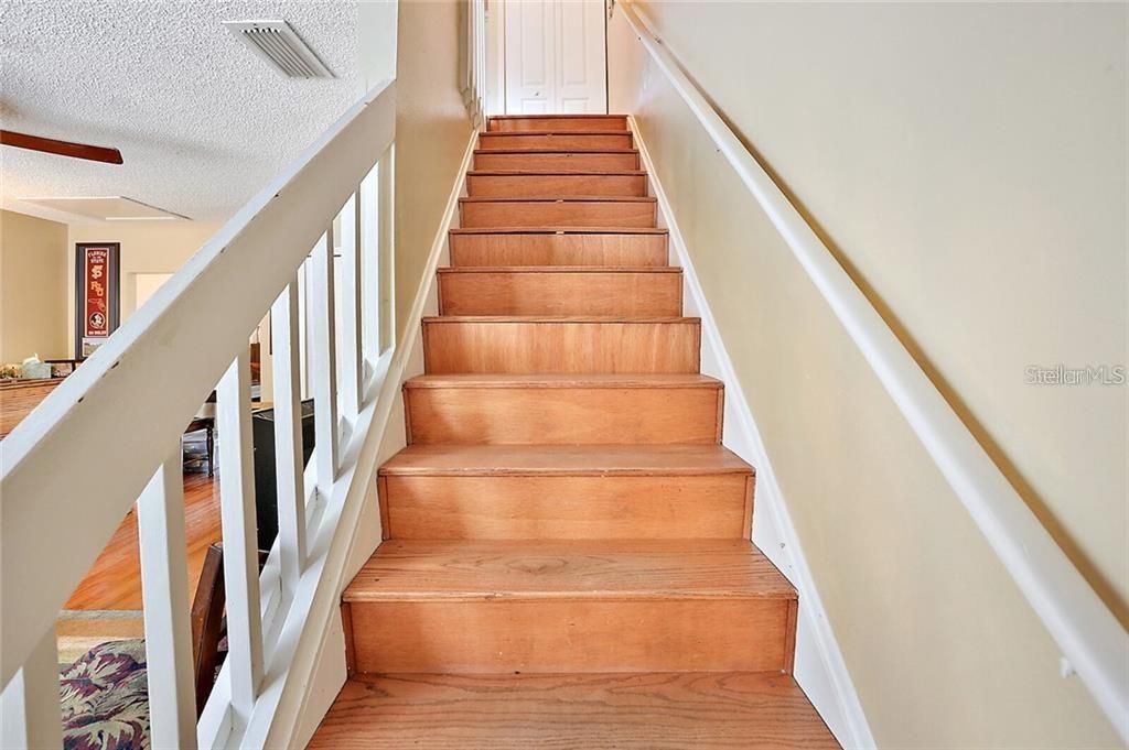 For Sale: $239,000 (2 beds, 2 baths, 1156 Square Feet)