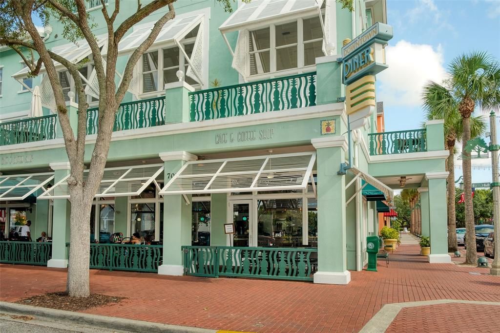 Activo con contrato: $810,000 (3 camas, 2 baños, 1860 Pies cuadrados)