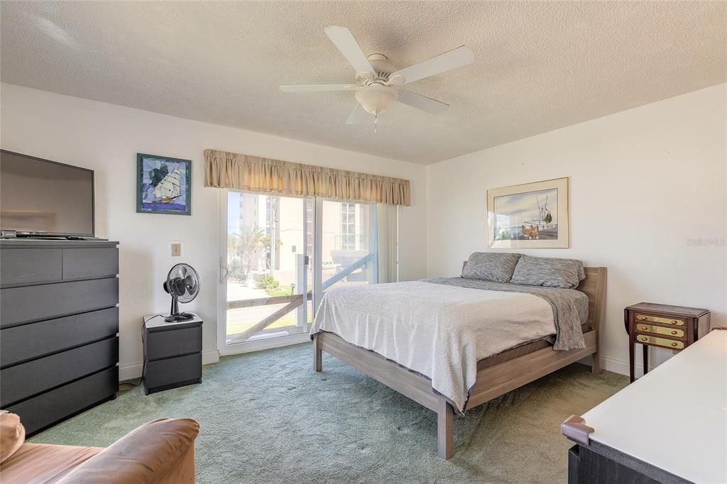 На продажу: $340,000 (2 спален, 2 ванн, 1536 Квадратных фут)