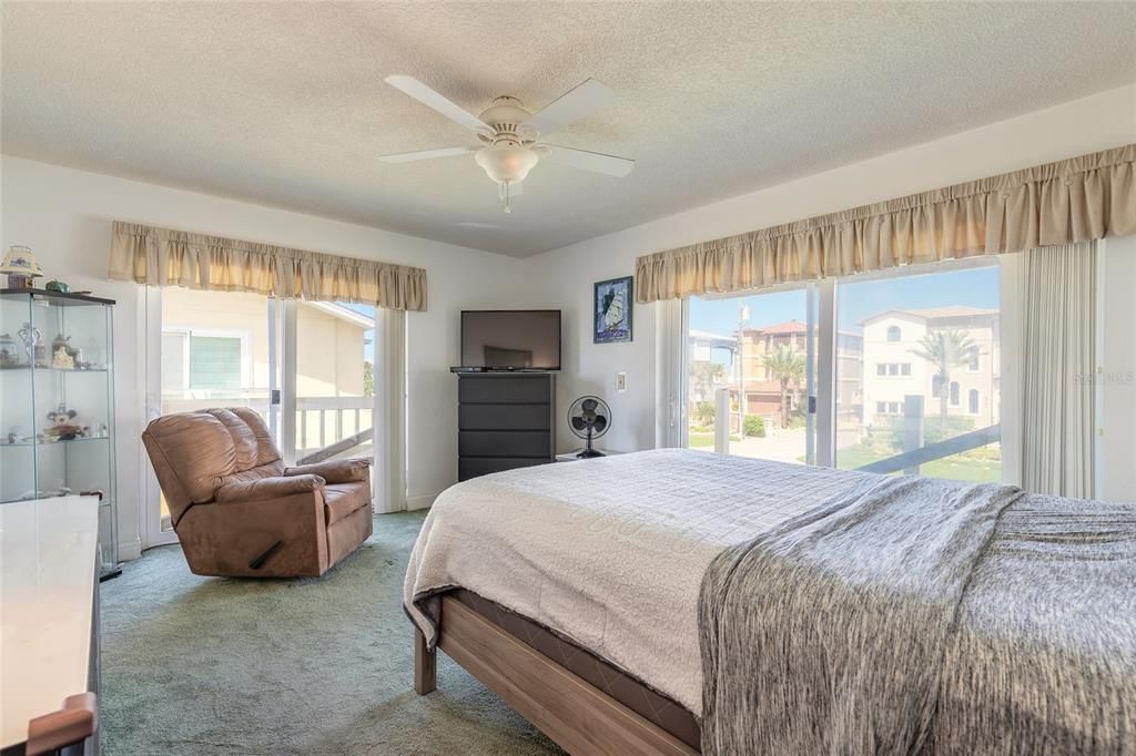 На продажу: $340,000 (2 спален, 2 ванн, 1536 Квадратных фут)