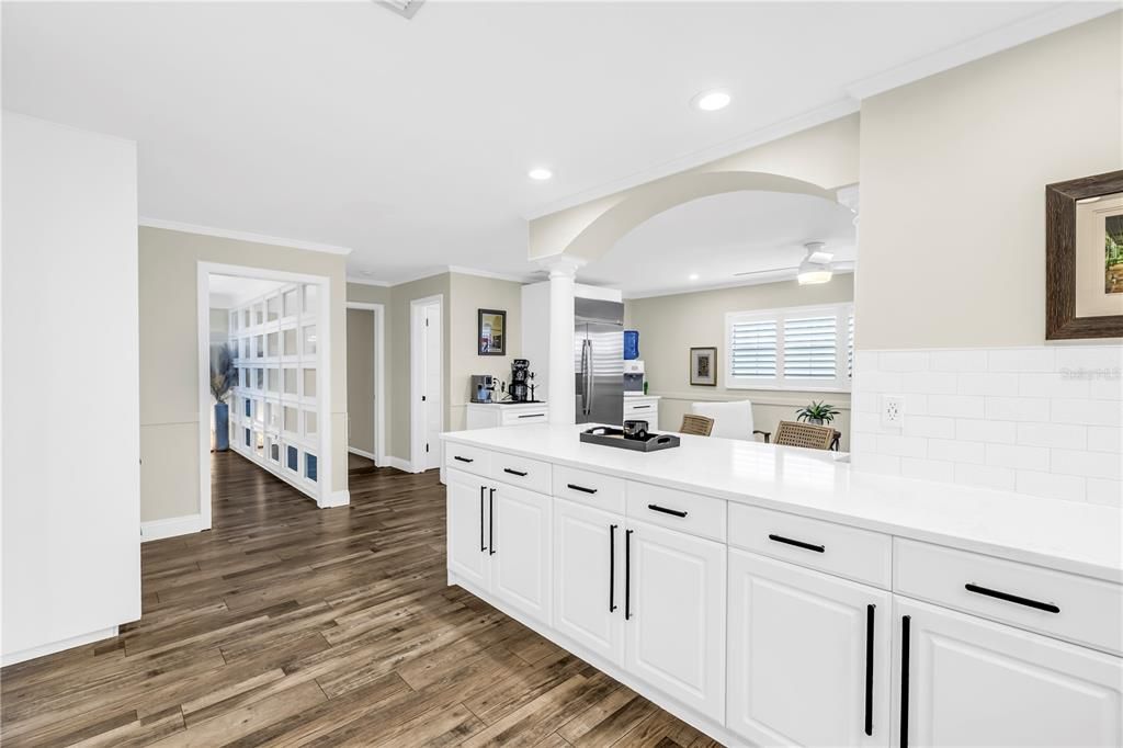 En Venta: $989,000 (4 camas, 3 baños, 2670 Pies cuadrados)