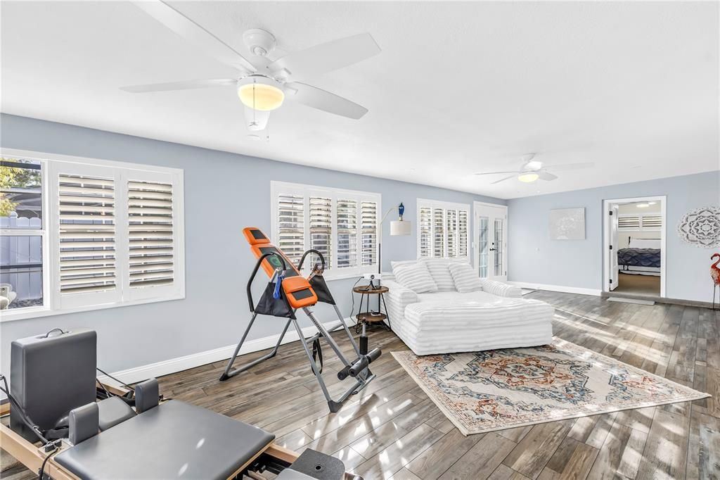 En Venta: $989,000 (4 camas, 3 baños, 2670 Pies cuadrados)