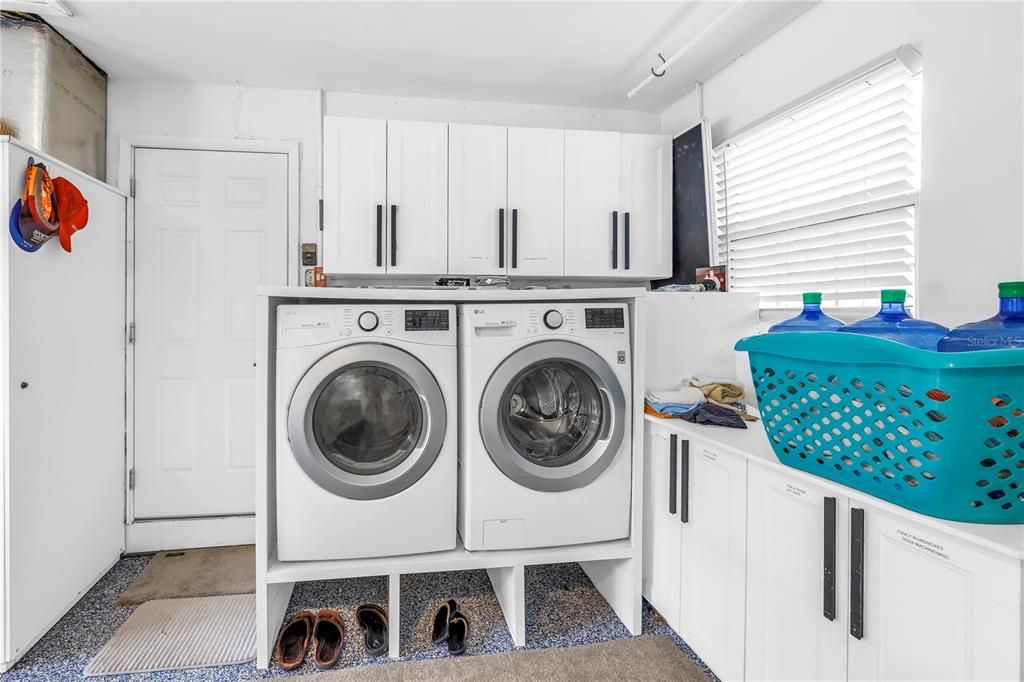 En Venta: $989,000 (4 camas, 3 baños, 2670 Pies cuadrados)