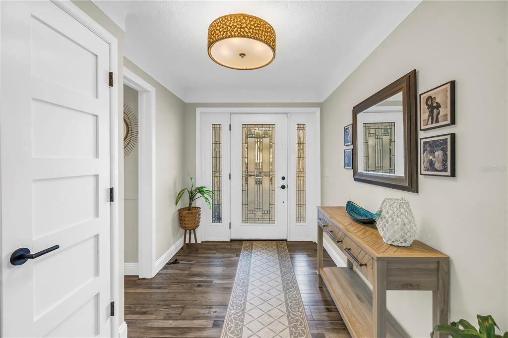 En Venta: $989,000 (4 camas, 3 baños, 2670 Pies cuadrados)