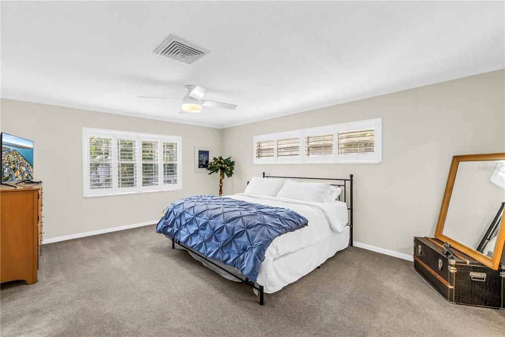 En Venta: $989,000 (4 camas, 3 baños, 2670 Pies cuadrados)