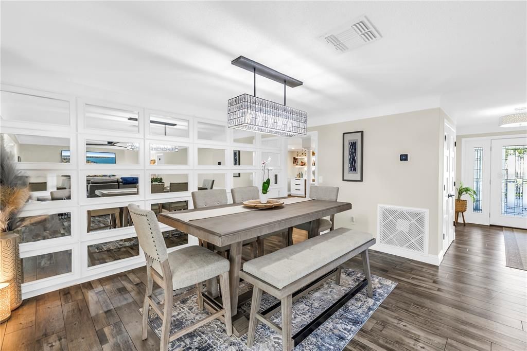 En Venta: $989,000 (4 camas, 3 baños, 2670 Pies cuadrados)