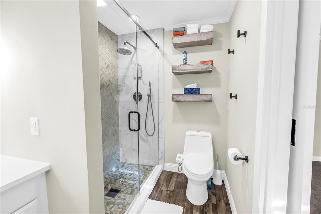 En Venta: $989,000 (4 camas, 3 baños, 2670 Pies cuadrados)