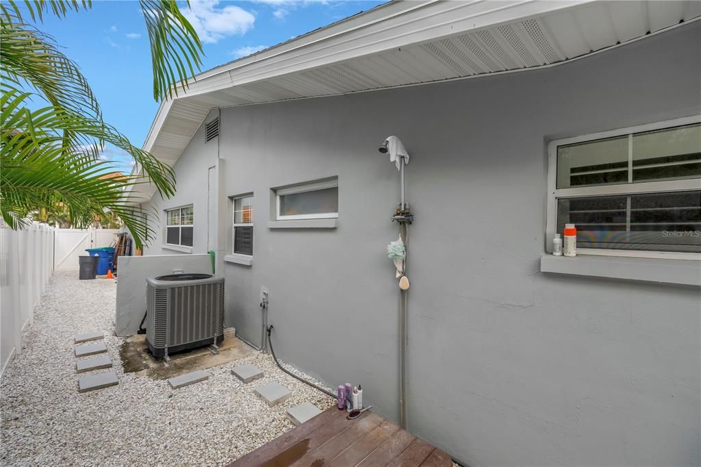 En Venta: $989,000 (4 camas, 3 baños, 2670 Pies cuadrados)