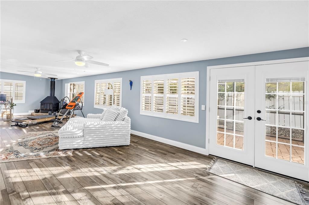 En Venta: $989,000 (4 camas, 3 baños, 2670 Pies cuadrados)