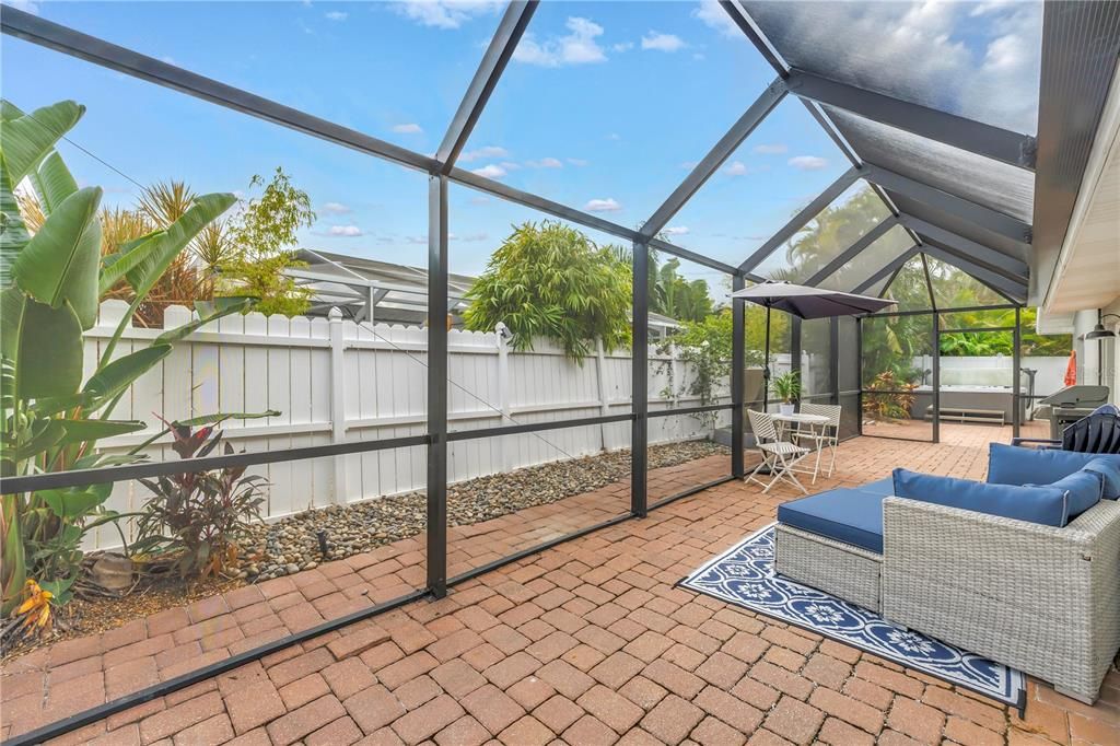 En Venta: $989,000 (4 camas, 3 baños, 2670 Pies cuadrados)