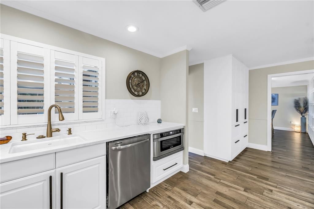 En Venta: $989,000 (4 camas, 3 baños, 2670 Pies cuadrados)