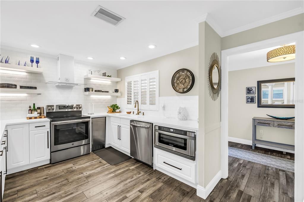 En Venta: $989,000 (4 camas, 3 baños, 2670 Pies cuadrados)