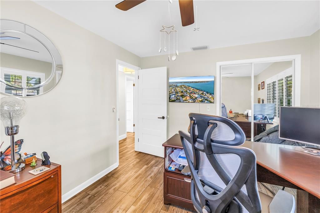 En Venta: $989,000 (4 camas, 3 baños, 2670 Pies cuadrados)