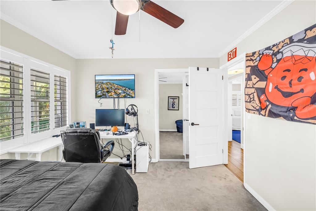 En Venta: $989,000 (4 camas, 3 baños, 2670 Pies cuadrados)