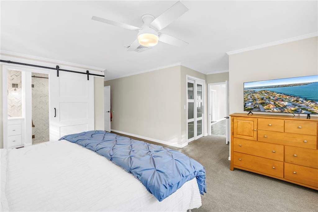 En Venta: $989,000 (4 camas, 3 baños, 2670 Pies cuadrados)