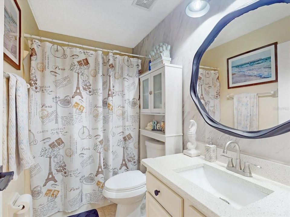 For Sale: $595,000 (6 beds, 3 baths, 2560 Square Feet)