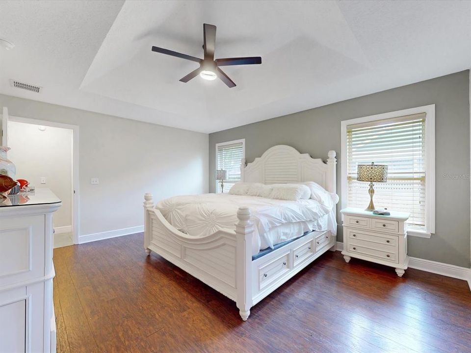 For Sale: $595,000 (6 beds, 3 baths, 2560 Square Feet)