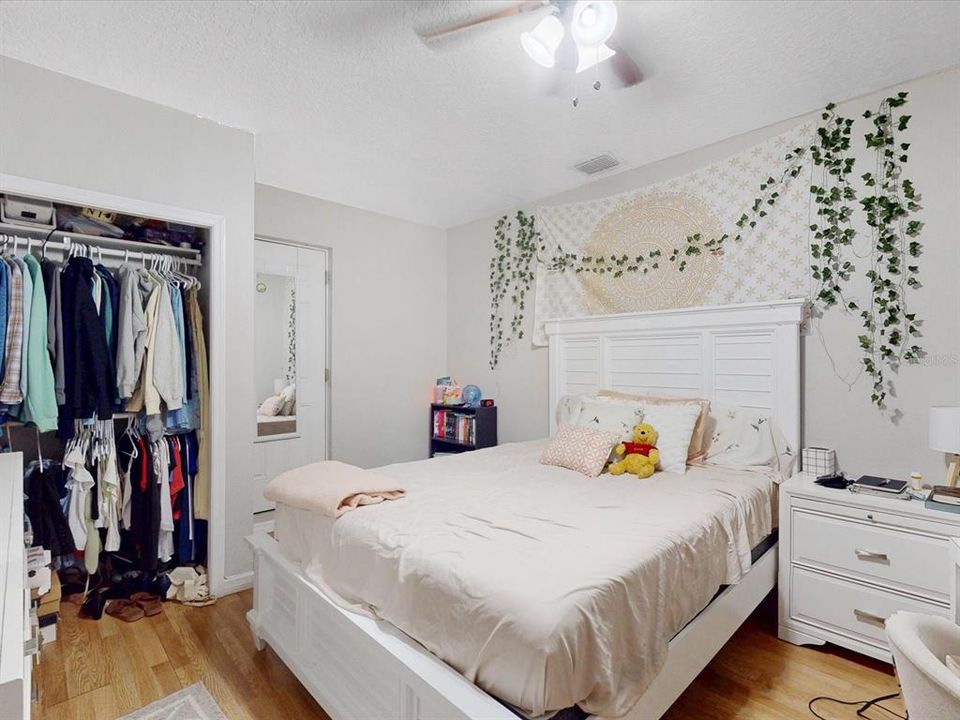 For Sale: $595,000 (6 beds, 3 baths, 2560 Square Feet)