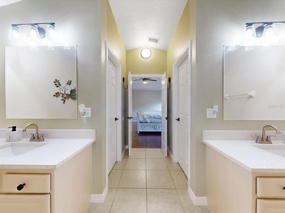 For Sale: $595,000 (6 beds, 3 baths, 2560 Square Feet)