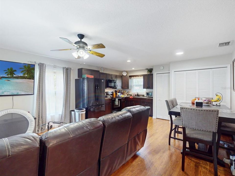 For Sale: $595,000 (6 beds, 3 baths, 2560 Square Feet)