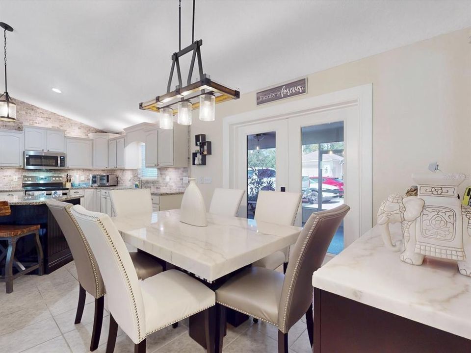 For Sale: $595,000 (6 beds, 3 baths, 2560 Square Feet)