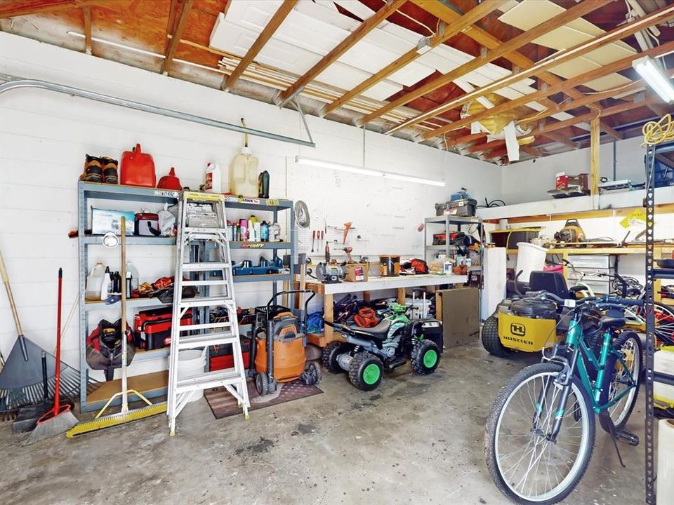 For Sale: $595,000 (6 beds, 3 baths, 2560 Square Feet)