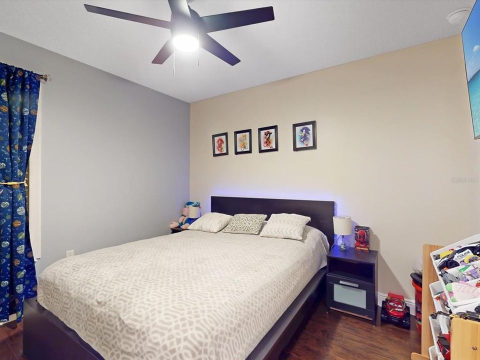 For Sale: $595,000 (6 beds, 3 baths, 2560 Square Feet)