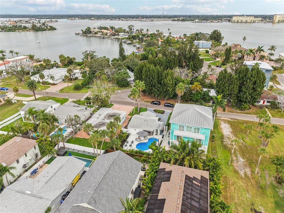 Active With Contract: $775,000 (2 beds, 2 baths, 1146 Square Feet)