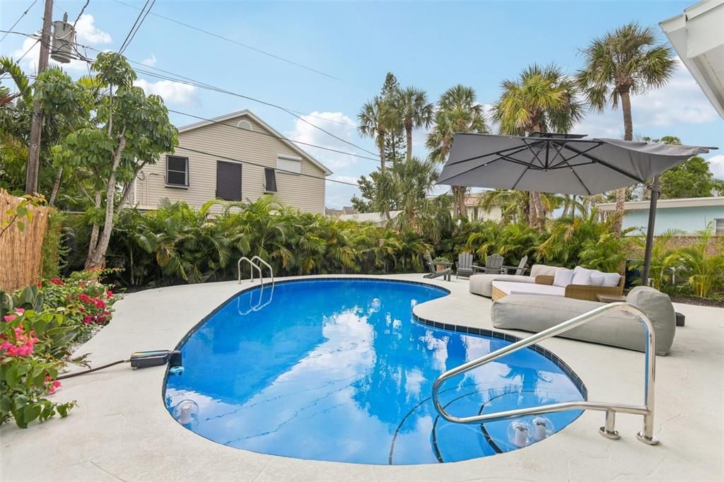 Active With Contract: $775,000 (2 beds, 2 baths, 1146 Square Feet)