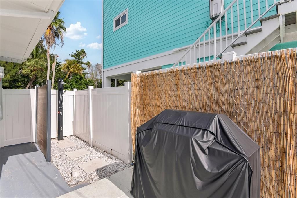 Active With Contract: $775,000 (2 beds, 2 baths, 1146 Square Feet)