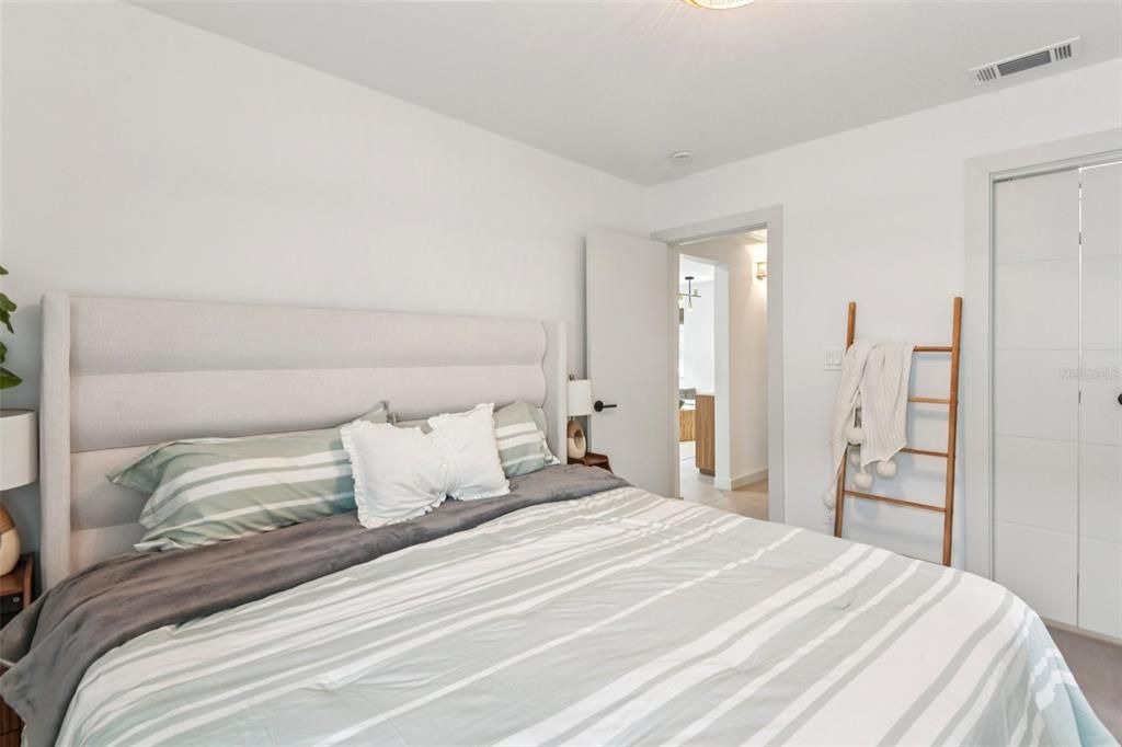 Active With Contract: $775,000 (2 beds, 2 baths, 1146 Square Feet)