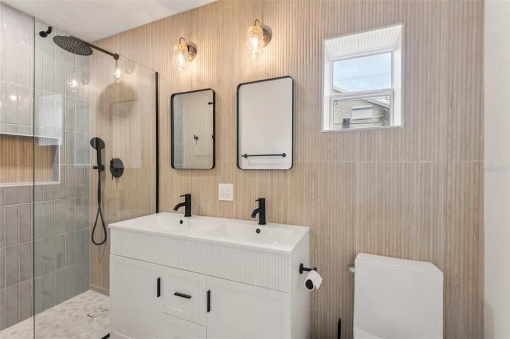 Active With Contract: $775,000 (2 beds, 2 baths, 1146 Square Feet)