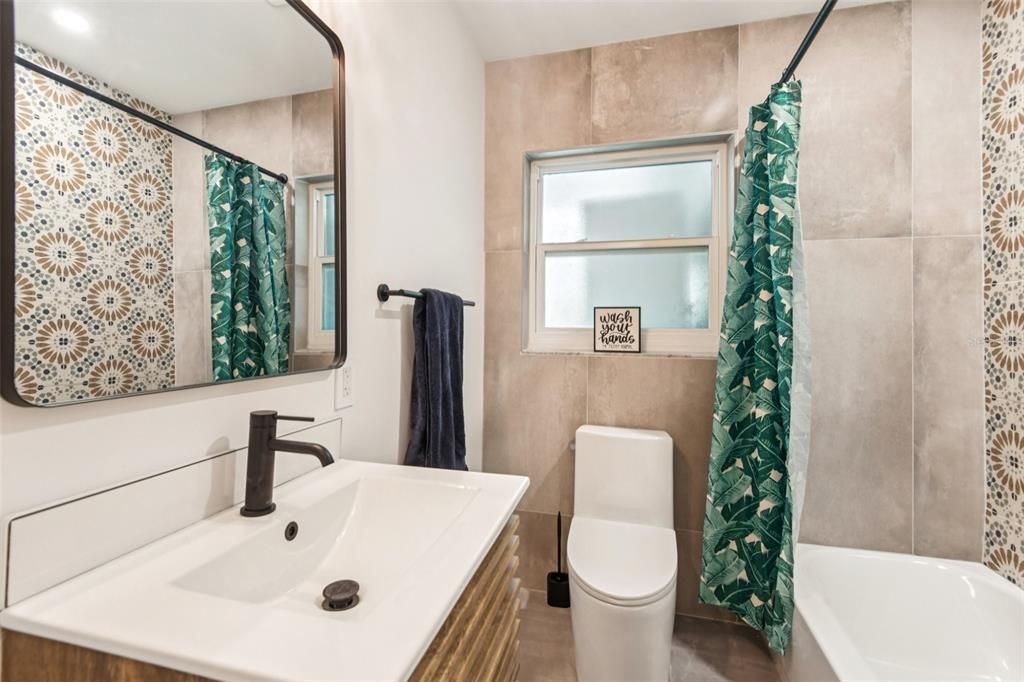 Active With Contract: $775,000 (2 beds, 2 baths, 1146 Square Feet)