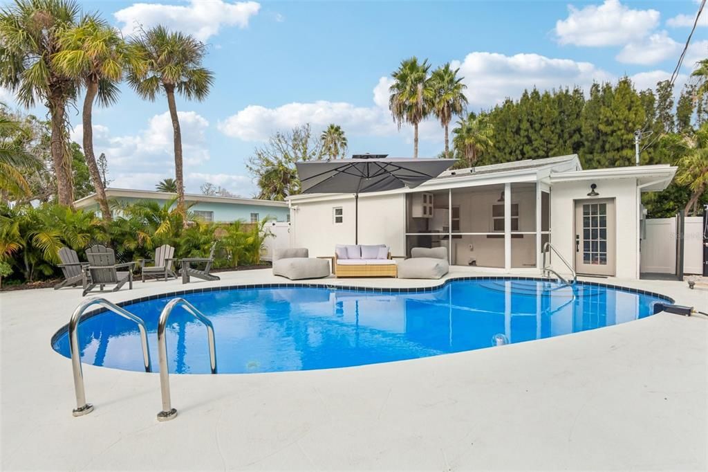 Active With Contract: $775,000 (2 beds, 2 baths, 1146 Square Feet)