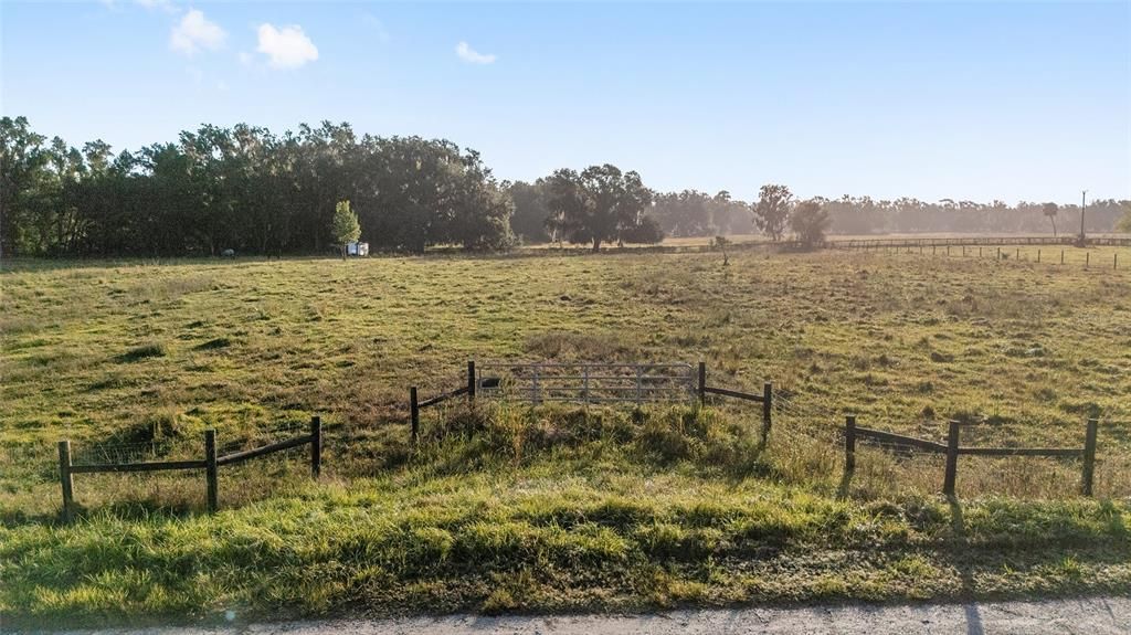 待售: $550,000 (10.00 acres)